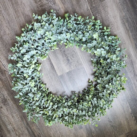 Eucalyptus Wreath 20 inches - Picture 1 of 4